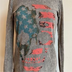 Daytrip Gray Sweater with Pink and Blue Skull Design